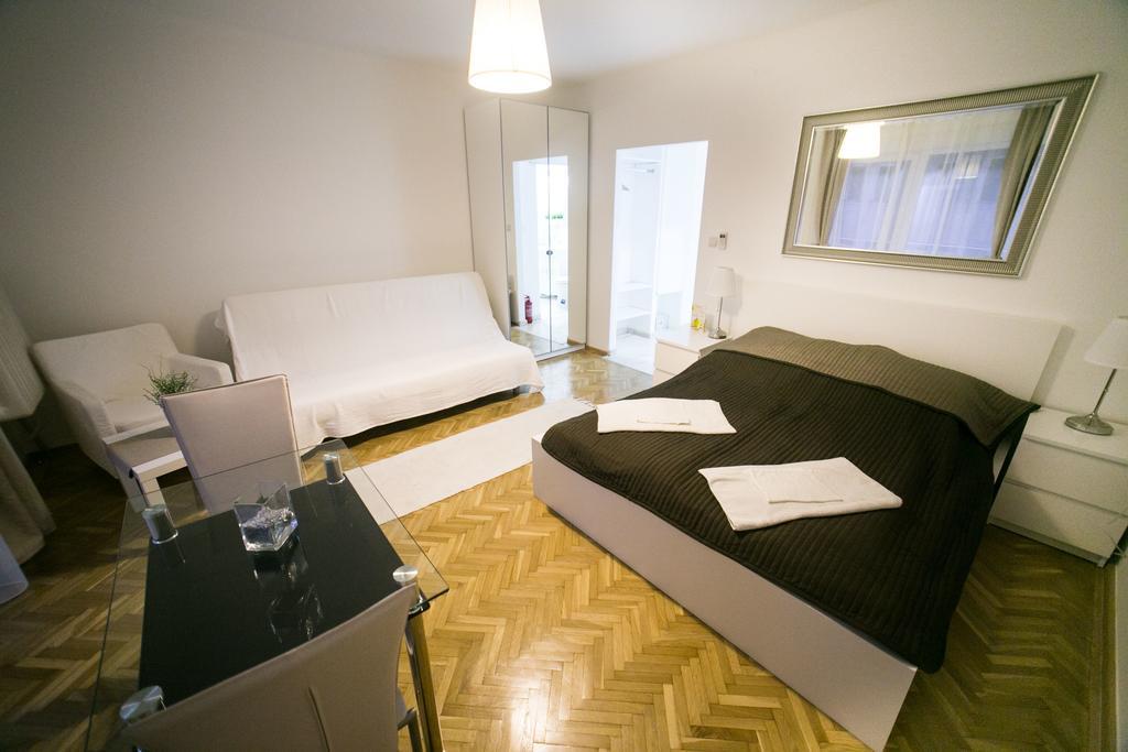 Budapest Downtown Apartments With Balcony & Optional Garage & Restaurant In The Building Quarto foto