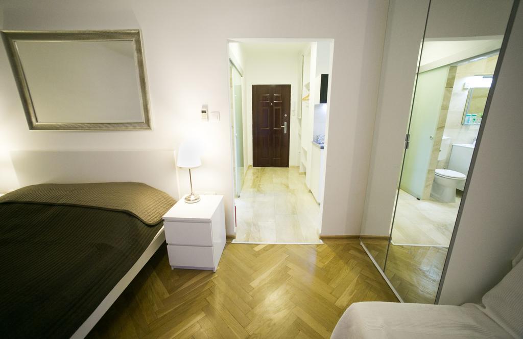 Budapest Downtown Apartments With Balcony & Optional Garage & Restaurant In The Building Quarto foto