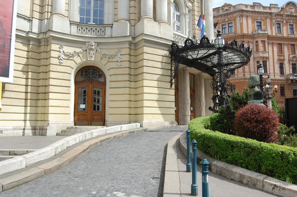 Budapest Downtown Apartments With Balcony & Optional Garage & Restaurant In The Building Exterior foto